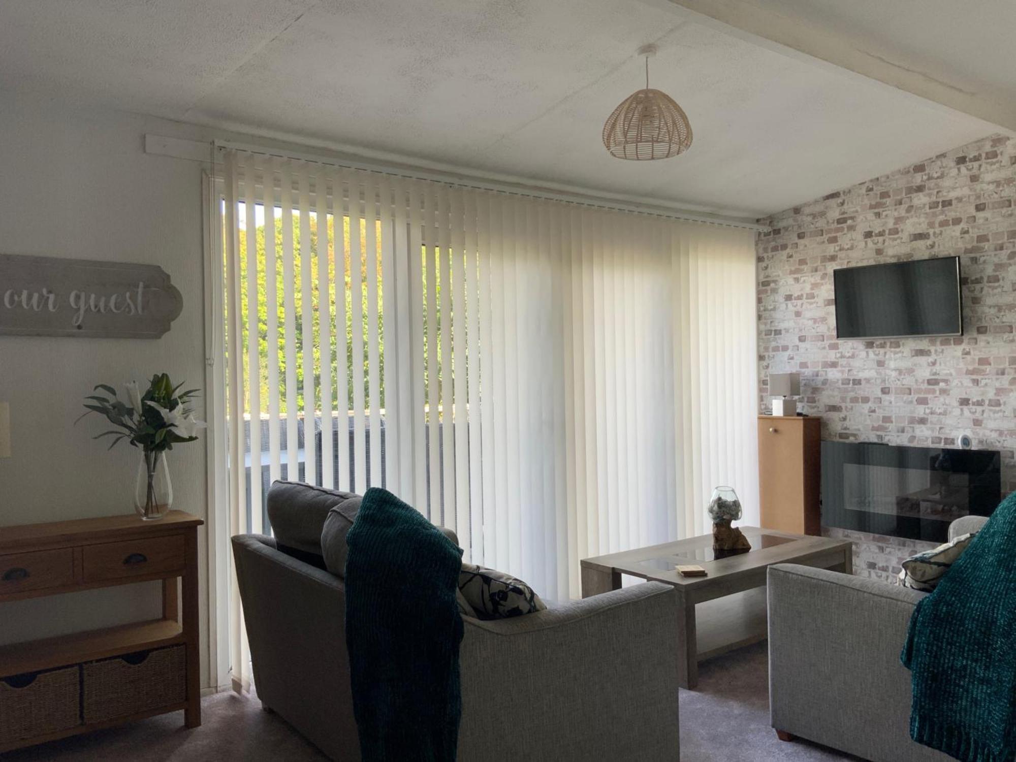 Sleeps 5 Glan Gwna Chalet *